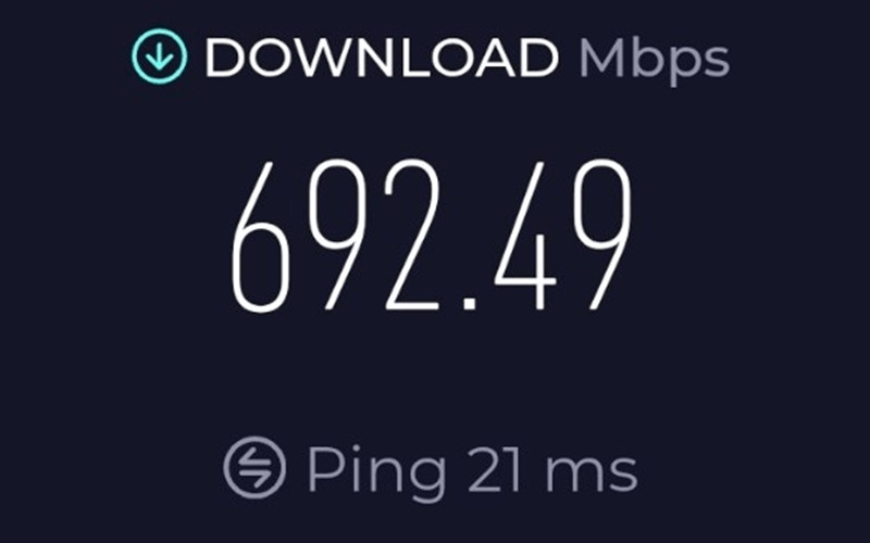 Speedtest result at Singapore Expo — 692.49 Mbps download on the TP-Link Archer NX500 5G Router
